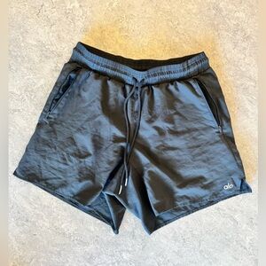 ALO Yoga Men's Dark Gray Athletic Shorts Medium Ripstop 6 inch